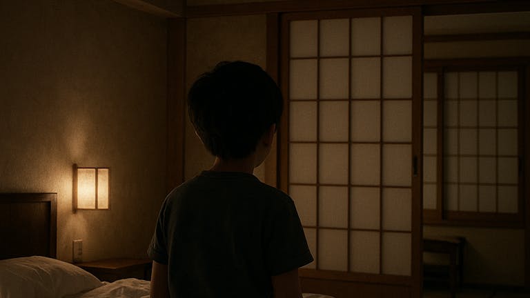 天井から女の顔がのぞいていた